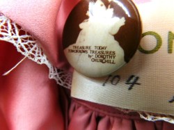EB 1980 GOOD PIN8